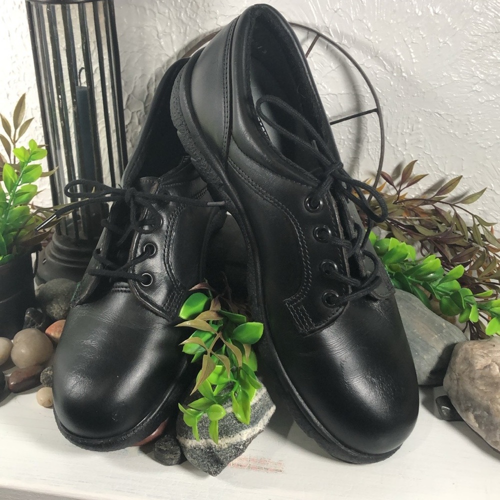Magnum Women Non Slip Oil Resistant Lace Up Work Shoe Solid Black NWOT New Cond - Picture 12 of 16